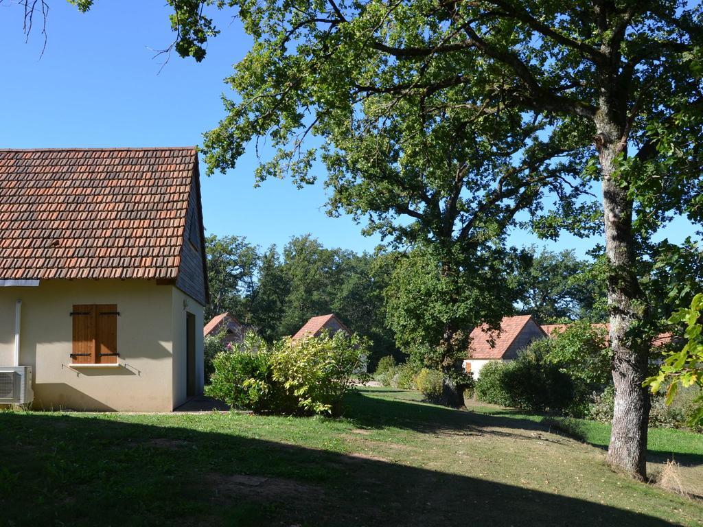 Le Lac Bleu Lacapelle-Marival Exterior photo