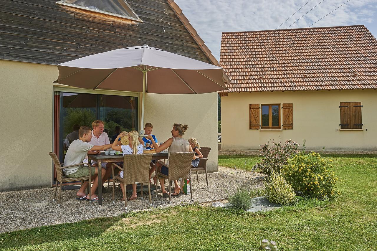 Le Lac Bleu Lacapelle-Marival Exterior photo