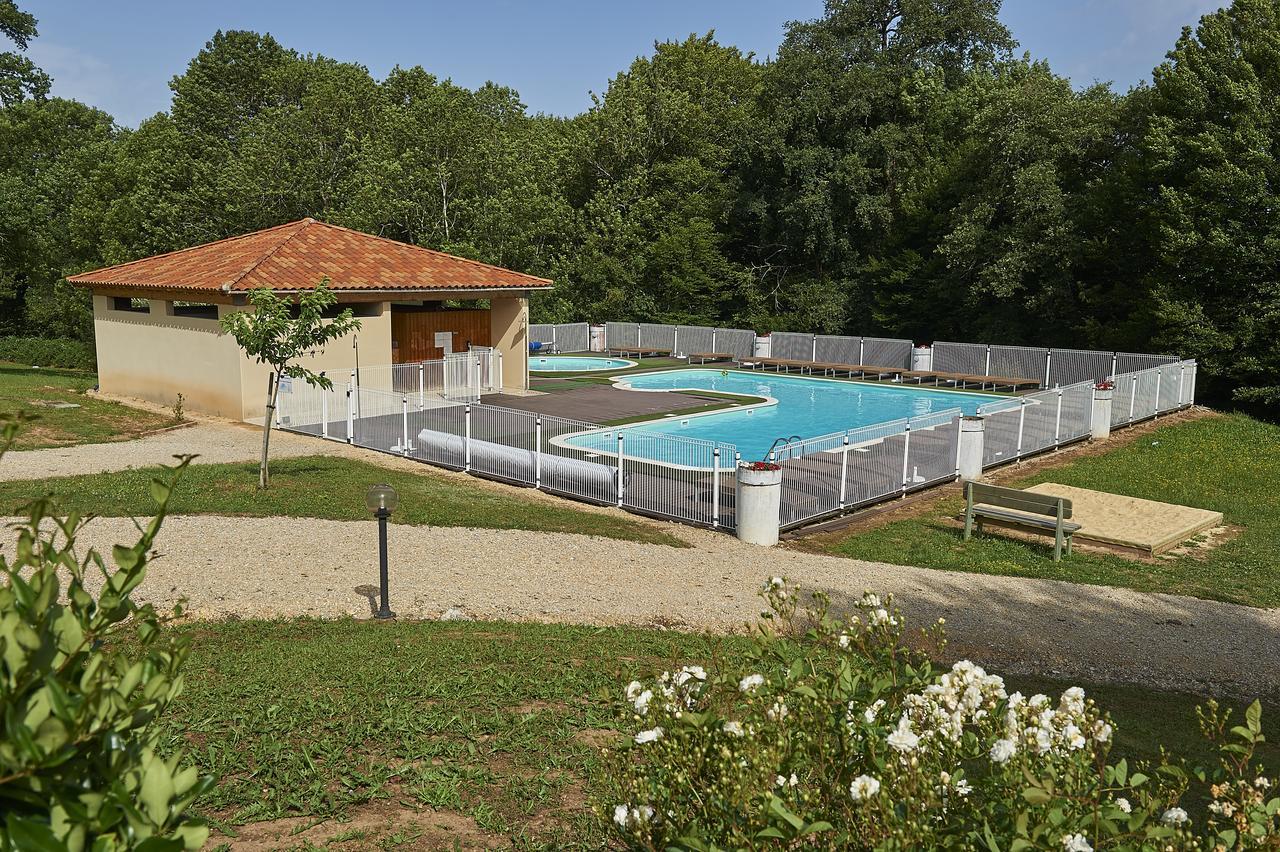 Le Lac Bleu Lacapelle-Marival Exterior photo