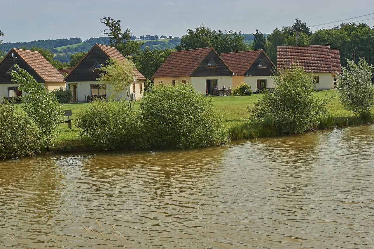 Le Lac Bleu Lacapelle-Marival Exterior photo